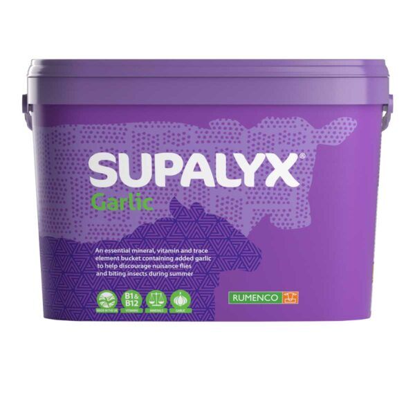 SUPAlyx Garlic 22.5kg Mineral Bucket for Fly and Insect Repelling